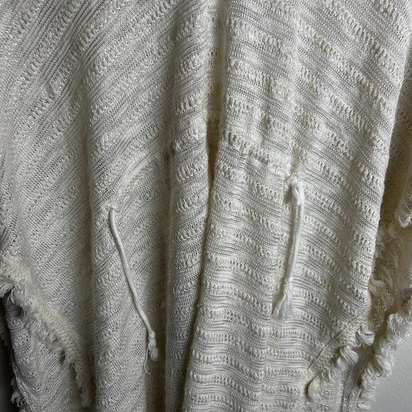 L Space Washed Ashore Knit Fringed Swimsuit Cover Up Poncho One Size - Picture 9 of 10